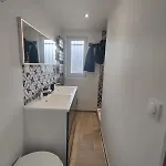 Maison A De 80m2 Pour 6 Personnes, 2 Chambres, Parking, Salon, Jardin, Veranda, Proche Vulcania, Puy De Dome, Centre Ville, Thermes Royat, Musee Miichelin Holiday home