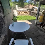 Maison A De 80m2 Pour 6 Personnes, 2 Chambres, Parking, Salon, Jardin, Veranda, Proche Vulcania, Puy De Dome, Centre Ville, Thermes Royat, Musee Miichelin * Orcines
