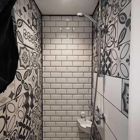 度假居 Maison A De 80m2 Pour 6 Personnes, 2 Chambres, Parking, Salon, Jardin, Veranda, Proche Vulcania, Puy De Dome, Centre Ville, Thermes Royat, Musee Miichelin *