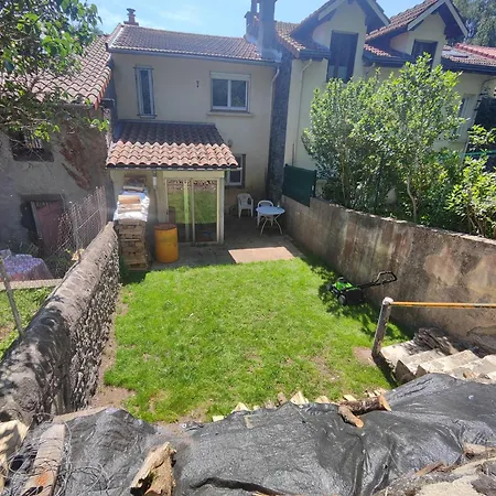 Feriehus Maison A De 80m2 Pour 6 Personnes, 2 Chambres, Parking, Salon, Jardin, Veranda, Proche Vulcania, Puy De Dome, Centre Ville, Thermes Royat, Musee Miichelin *