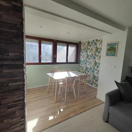 Maison A De 80m2 Pour 6 Personnes, 2 Chambres, Parking, Salon, Jardin, Veranda, Proche Vulcania, Puy De Dome, Centre Ville, Thermes Royat, Musee Miichelin *